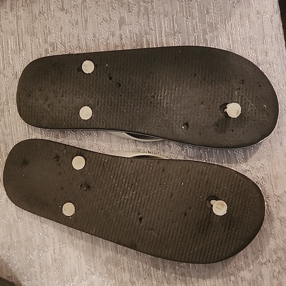 Detroit Lions flip flops. - Picture 5 of 5